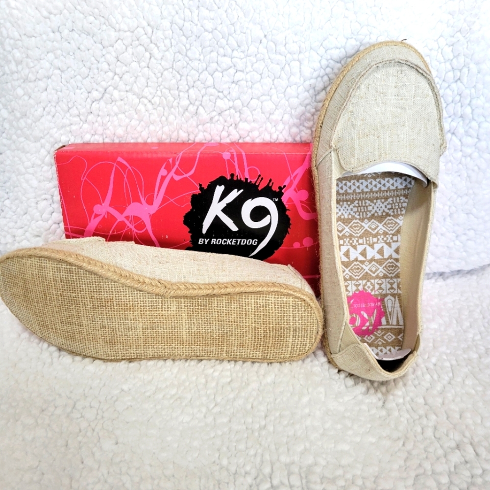 Rocket dog k9 natural slip on. Sz 8